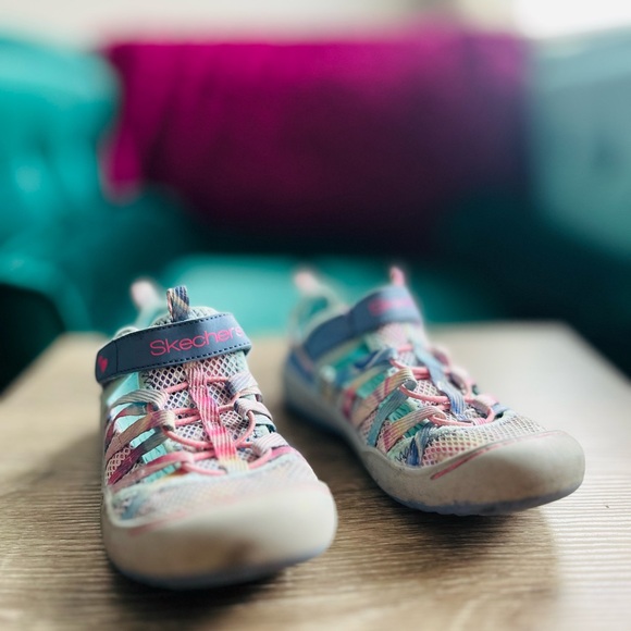 Sketchers Summer Slides - Picture 2 of 5